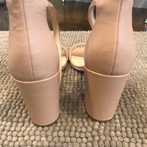 Kenneth Cole Lolita Nude Heels Sandals 